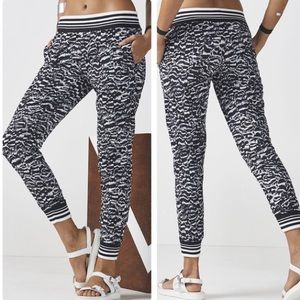 Fabletics | Eve Jogger